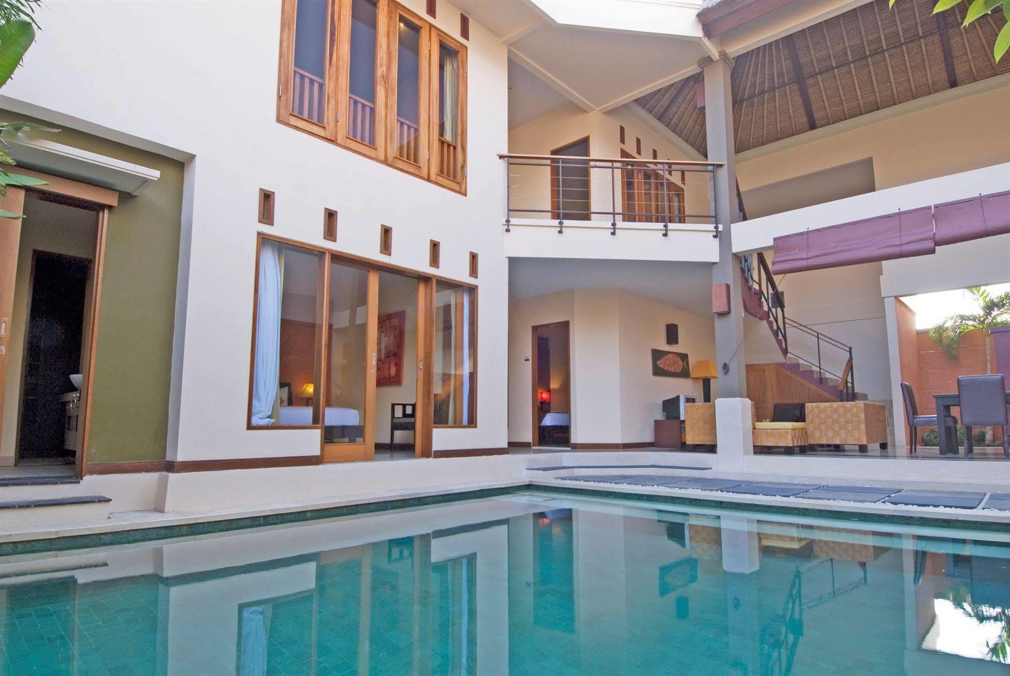 D'Alang Alang Villas Seminyak Exteriör bild