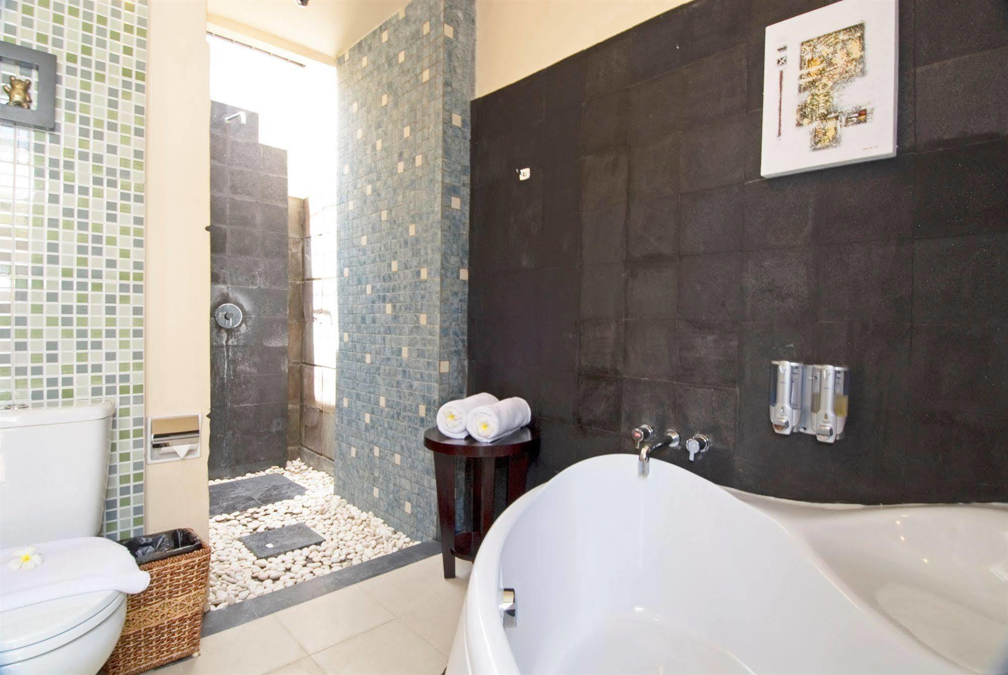 D'Alang Alang Villas Seminyak Exteriör bild